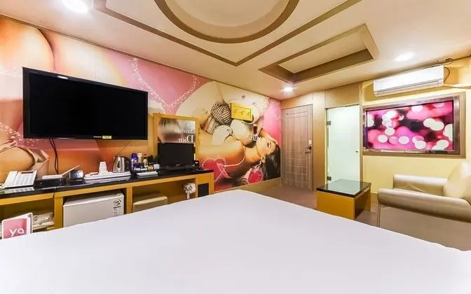 Oda (Special (Netflix Available Bathtub))
