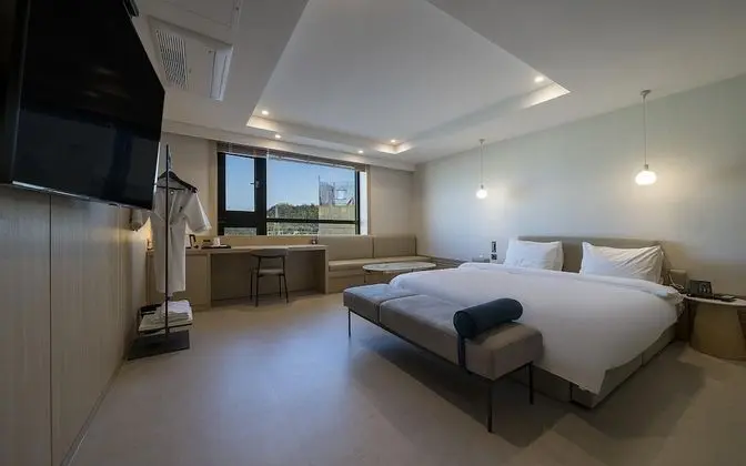 Oda (Deluxe &amp; Taehwagang Station View )