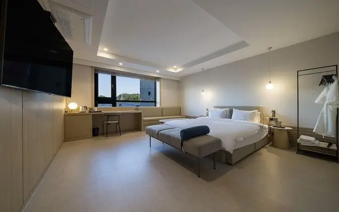 Oda (Deluxe &amp; Taehwagang Station View )