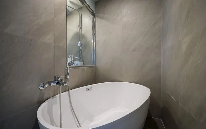 Oda (Deluxe &amp; Taehwagang Station View )