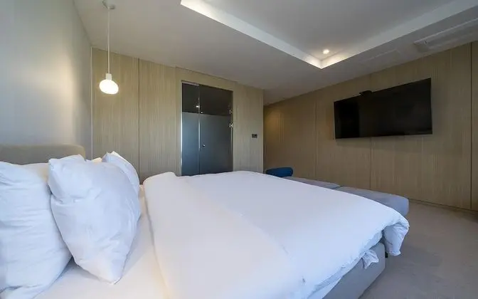 Oda (Deluxe &amp; Taehwagang Station View )