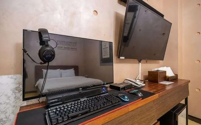 Oda (High-end gaming room (Spa Netflix ava)