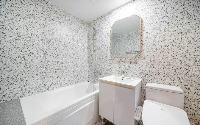 Oda (Deluxe bathtub (air purifier evian wa)