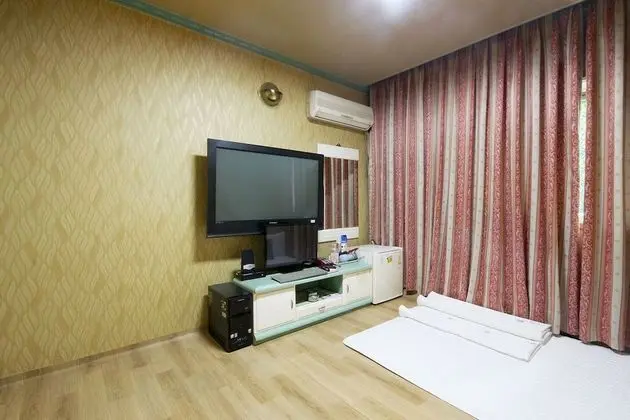Oda (Ondol Room)