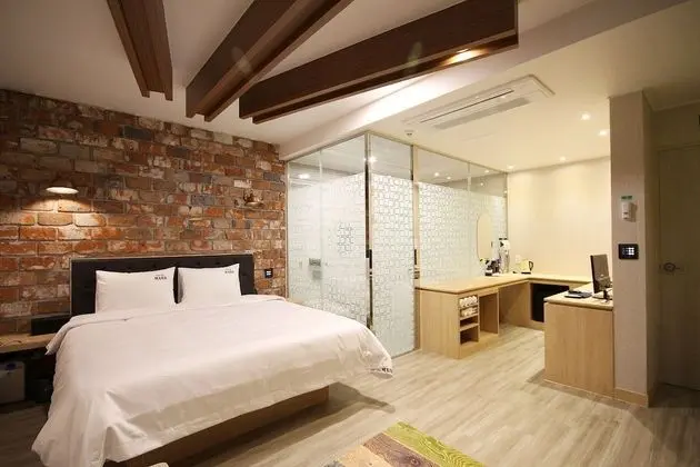 Oda (Deluxe (Netflix viewing 2 PCs + spa/w)