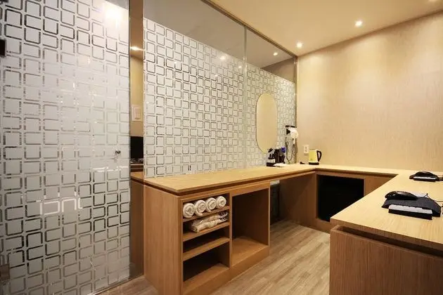 Oda (Deluxe (Netflix viewing 2 PCs + spa/w)