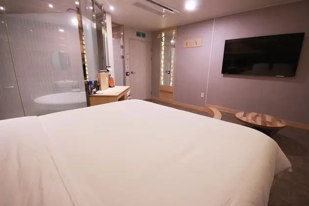 Oda (Deluxe (Netflix viewing 2 PCs + spa/w)