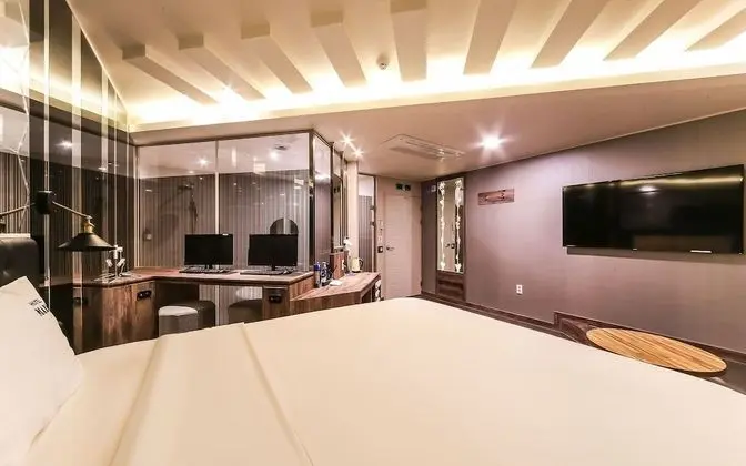 Oda (Deluxe (Netflix viewing 2 PCs + spa/w)