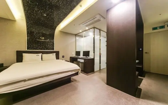 Oda (Late Check in Special (Deluxe))