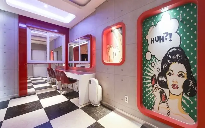 Oda (Premium Gaming Room (High-end 2PC-Ryz)
