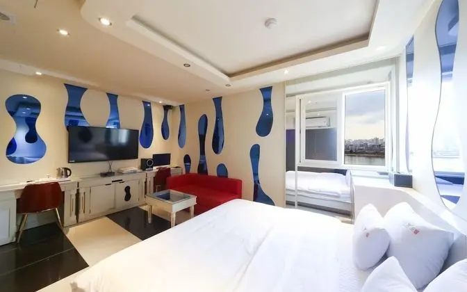 Oda (Premium Gaming Room (High-end 2PC-Ryz)