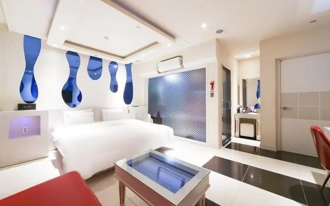 Oda (Premium Gaming Room (High-end 2PC-Ryz)