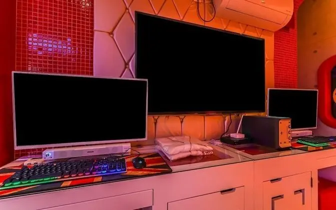 Oda (Premium Gaming Room (High-end 2PC-Ryz)