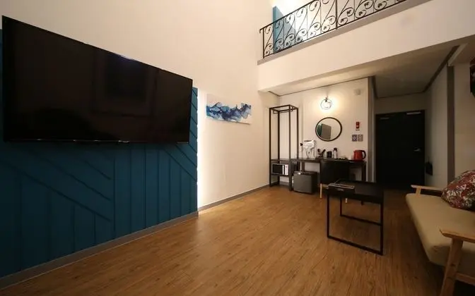 Oda (Family Room (Three Beds) (Free Netfli)