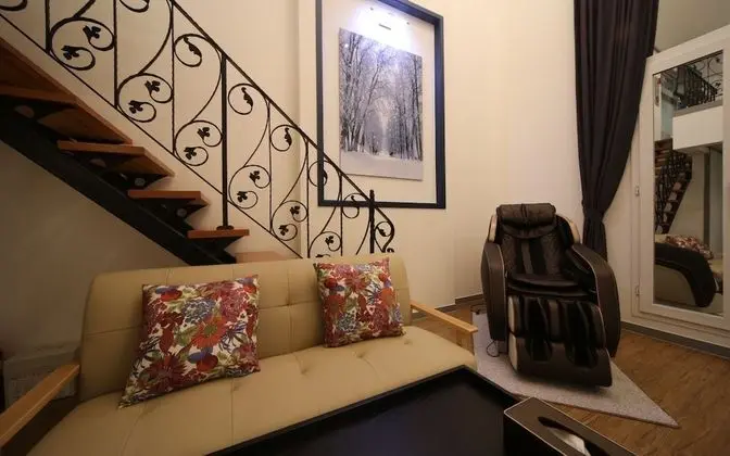 Oda (Family Room (Three Beds) (Free Netfli)