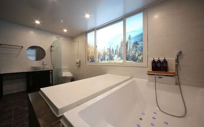 Oda (Family Room (Three Beds) (Free Netfli)