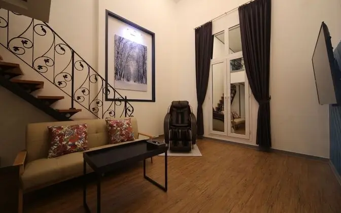 Oda (Family Room (Three Beds) (Free Netfli)