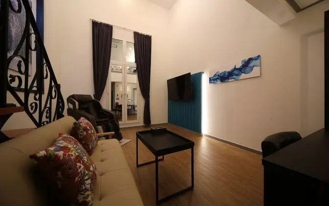 Oda (Family Room (Three Beds) (Free Netfli)