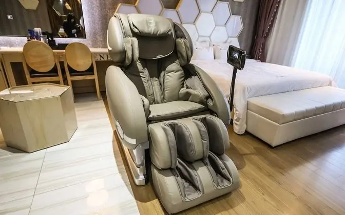 Oda (Luxury VIP (Massage chair Netflix & D)
