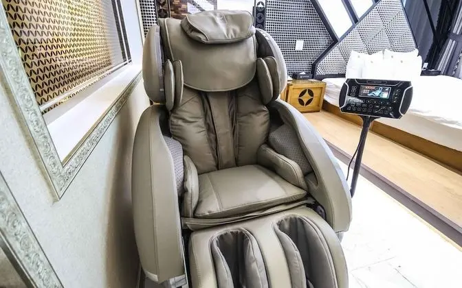 Oda (Luxury VIP (Massage chair Netflix & D)