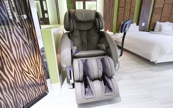 Oda (Luxury VIP (Massage chair Netflix & D)