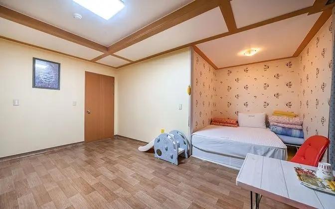 Oda (Large Family Room - Large Bath (No 50)