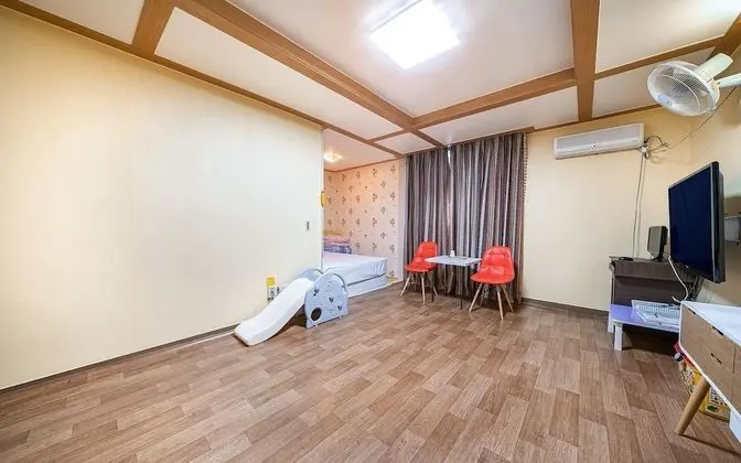 Oda (Large Family Room - Large Bath (No 50)