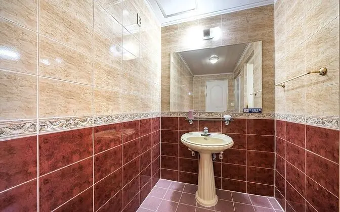 Oda (Large Family Room - Large Bath (No 50)