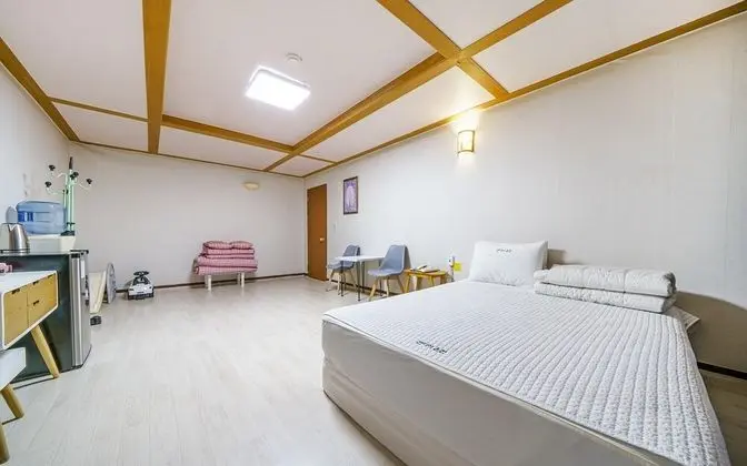 Oda (Large Family Room - Large Bath (No 51)