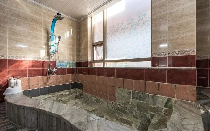 Oda (Large Family Room - Large Bath (No 51)