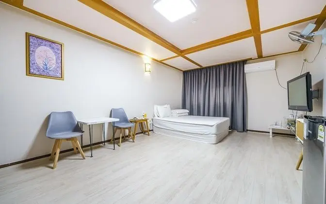 Oda (Large Family Room - Large Bath (No 51)