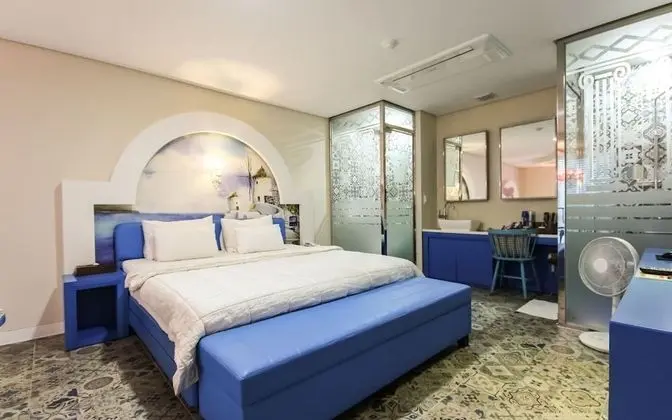 Oda (VIP B (duplex room 203 room 205 whirl)