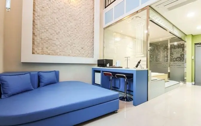 Oda (VIP B (duplex room 203 room 205 whirl)