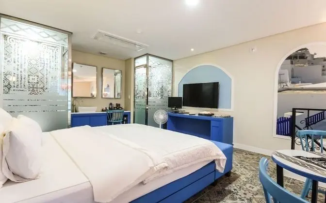 Oda (VIP B (duplex room 203 room 205 whirl)