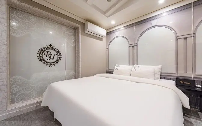 Oda (Deluxe (a massager bathtub and non-sm)