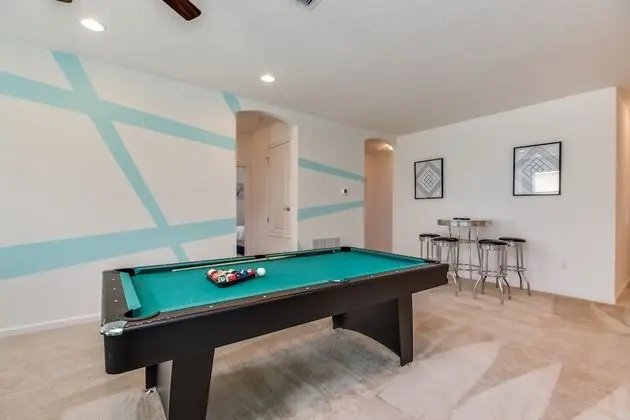 Villa (The Ultimate 10 Bedroom 8 Bathroom)