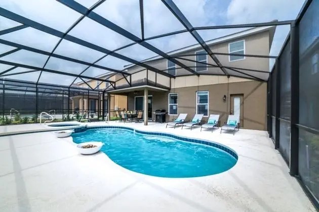 Villa (The Ultimate 5 Bedroom 4 Bathroom Sol)
