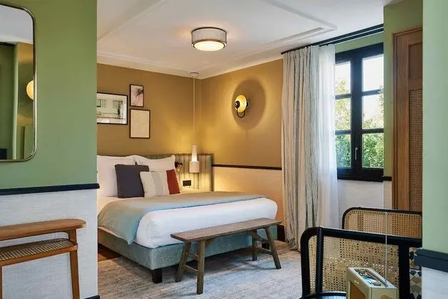 Classic Tek Büyük Yataklı Oda