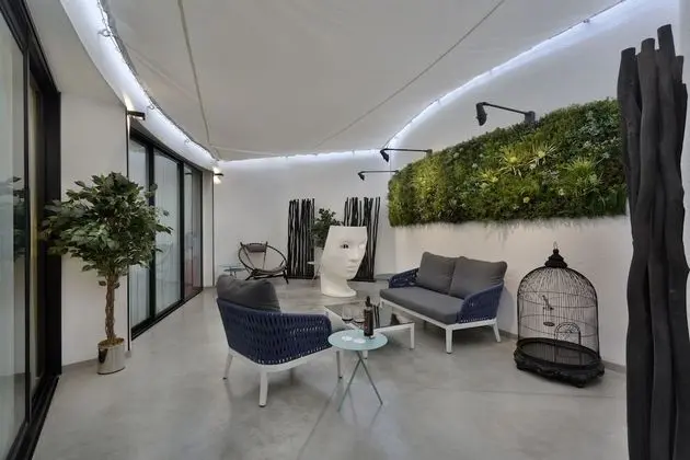 Deluxe Oda, Veranda