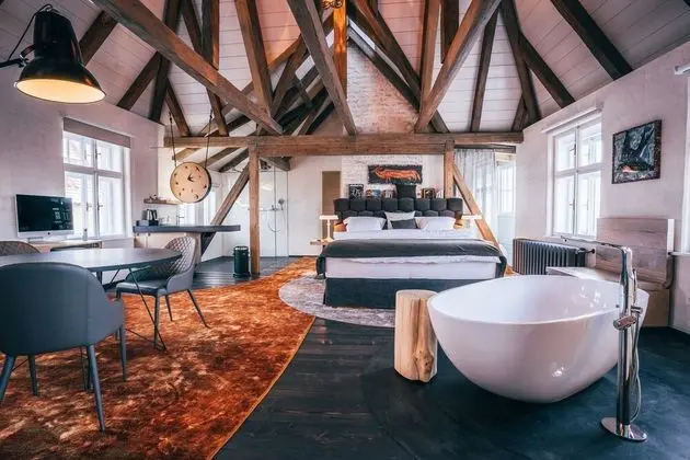 Stüdyo Süit, Şömine