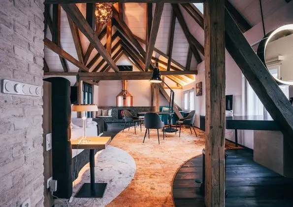 Stüdyo Süit, Şömine