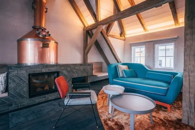 Stüdyo Süit, Şömine