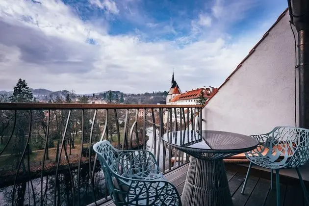 Stüdyo Süit, Şömine