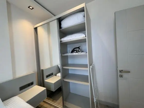Daire, Deniz Manzaralı, Balkonlu