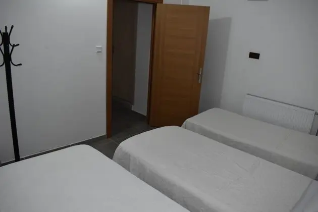 005 3 KİŞİLİK ODA ORTAK WC VE DUŞ