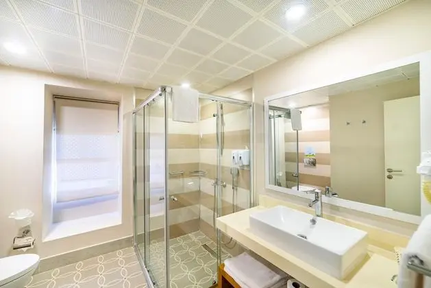 https://images.etstur.com/files/images/hotelImages/TR/51882/l/Ulusoy-Kemer-Holiday-Club-Oda-351207.jpg