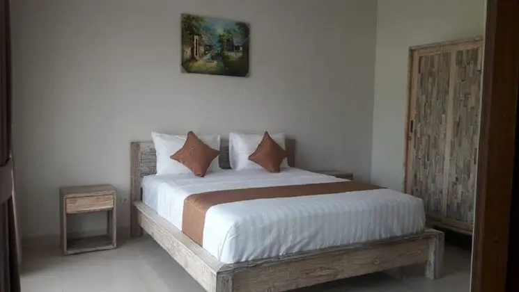 2 Bedrooms Villa