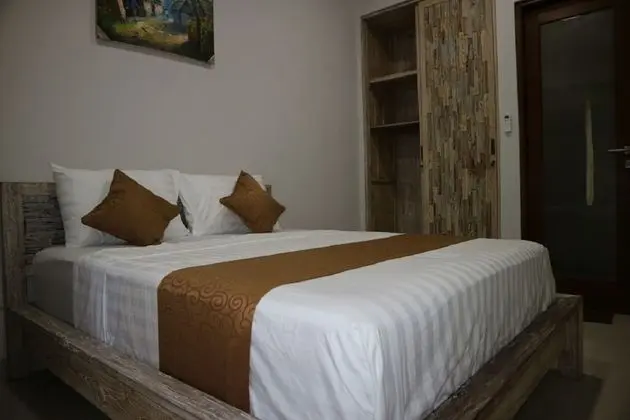 2 Bedrooms Villa