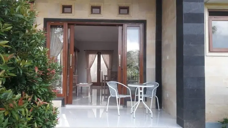 2 Bedrooms Villa