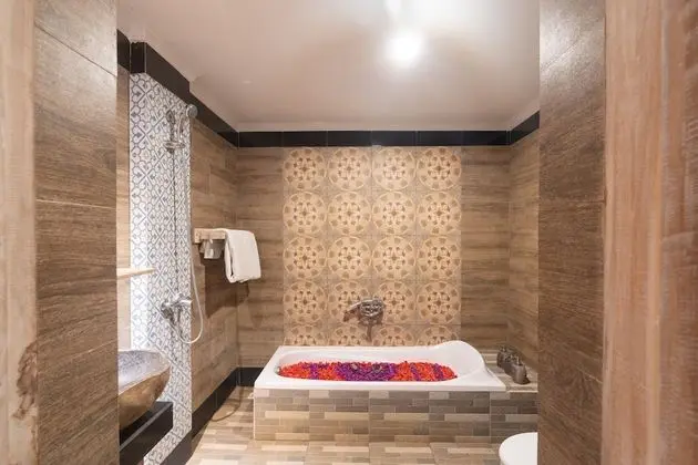 Deluxe Süit, 1 Büyük (Queen) Boy Yatak, Sigara İçilmez, Resort Manzaralı